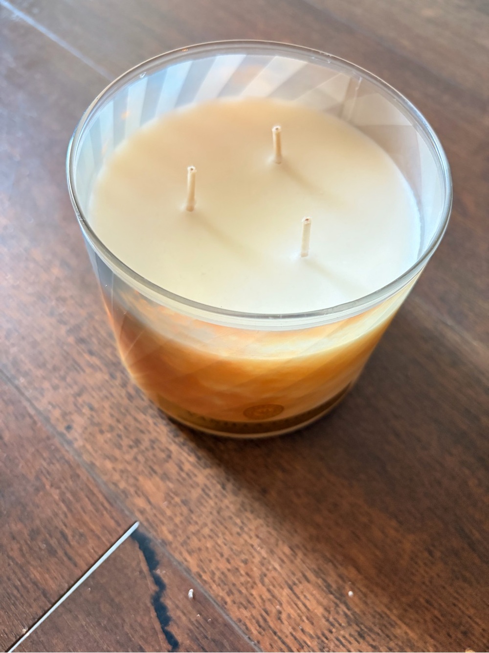 Bath & Body Works Vanilla Cloud Candle - Cream & Gold Swirl - Picture 2 of 3